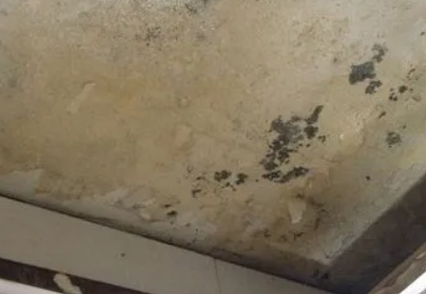 南郑阳台漏水维修公司分享下南郑卫生间渗水维修需要注意哪些问题。